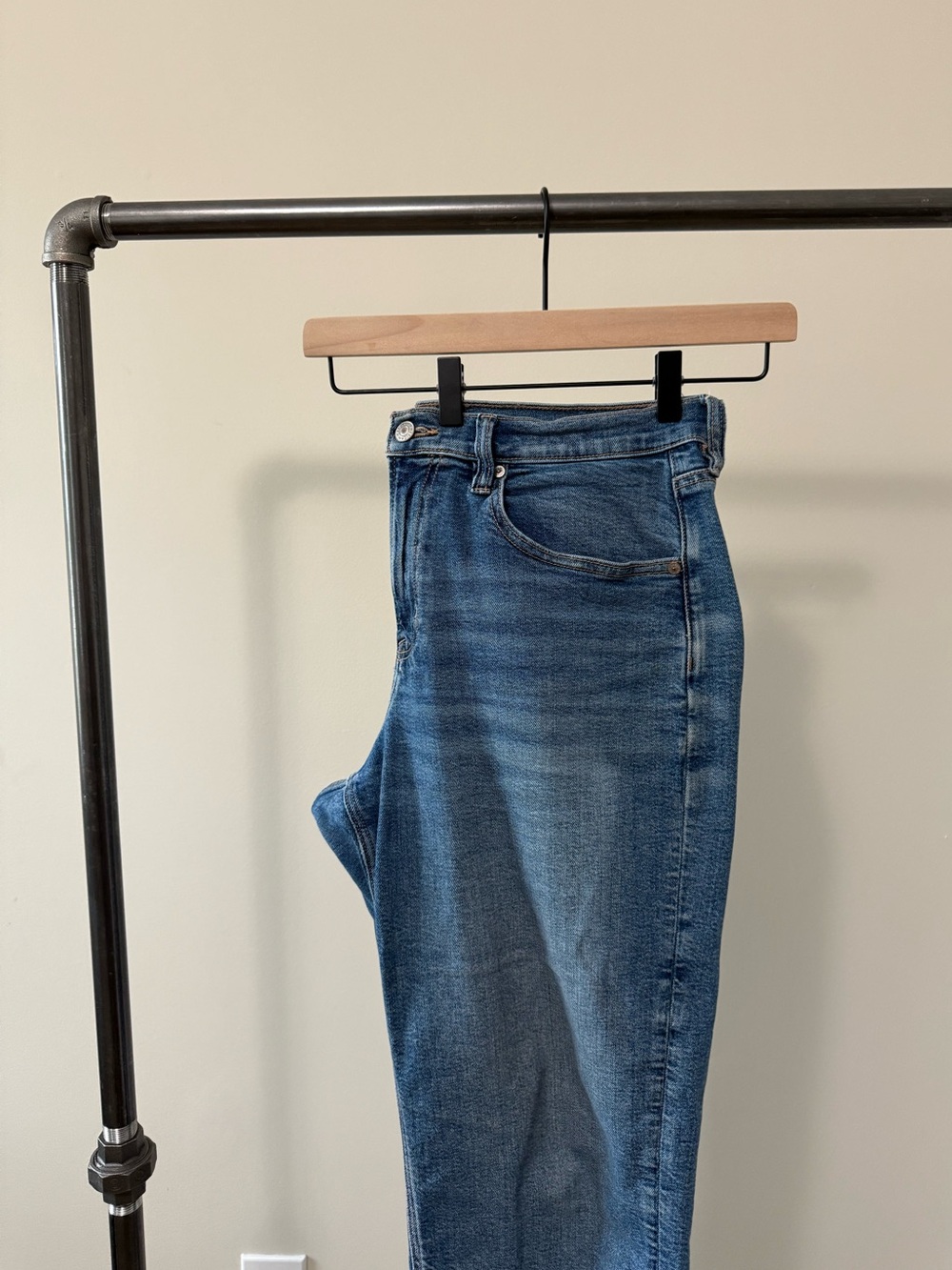 American Eagle Stretch Jeans Size 12 Regular Medium Wash Raw Hem